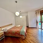 Apartamento Salon Moderno Con Plaza De Garaje Privada
