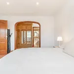 Large 5-Bed Villa, Mountain And Beach, At 30' From Barcelona