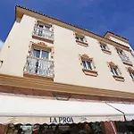 Apartamentos La Proa