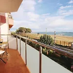 Nice Apartment In Pineda De Mar With Kitchen