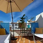Tipica Casa En Frigiliana Con Patio Y Terraza
