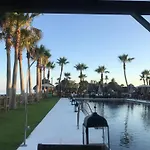 Apartamento Con Piscina ,Playa Con Vistas Panoramicas En La Marina De Sotogrande