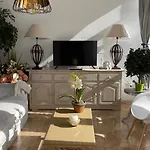 Precioso Apartamento Con Vista Al Mar De 2 Dormitorios