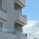 Apto Moderno, A Minutos De La Playa Y Del Centro