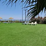 Seaside Serenity - Stylish Apartment With Spectacular Views