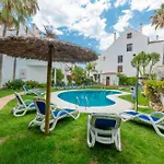 Central 3 Bdrm Spacious Penthouse W/ 2 Pools & Bbq
