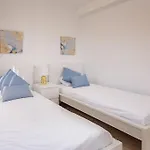 Sea Views And Walk To Beach In Riviera Rdr386