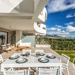 Vivi Homes - Blue View Pool, Sauna, Gym & Sea View