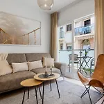 Central And Cozy Near The Beach By Costarentals - Ref 117