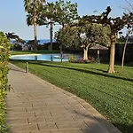 Apartamento Con Piscina En Una Preciosa Playa