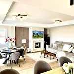 Modern Holiday Home & Panoramic Views