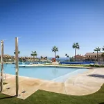 Vivi Homes - Olivera Pool, Sauna, Gym, Terrace & Sea View