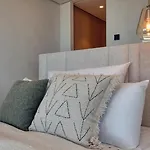 Luxury Beach Front 2 Bed Apartment In Malaga Towers