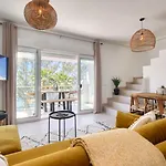 Penthouse Amaryllis - Gerenoveerd Appartement Direct Aan Zee
