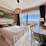Central Apartment With Stunning Sea Views, Terrace