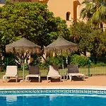 Newly Renovated Apartment With Large Private And Glazed Terrace, Close To The Beach In Elviria, Marbella East