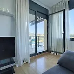 Cozy Temporary Apartment In Roda De Bera