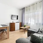 Barcelona Coast Apartment - Only 5 Minutes To The Beach