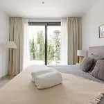 Amazing New House By The Beach