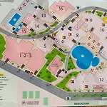 Modern Apt Walking Distance To Shops And Beach