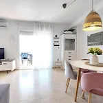 2 Bedroom Gorgeous Apartment In Moncofa
