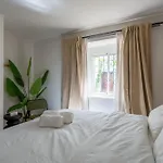 I Am Lomilla Apartments