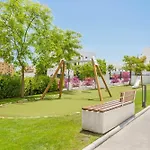 36 Apartment With Large Garden, Pool And Padel Court In Golf Hills Estepona