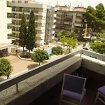 Salou, Port Aventura, Piscina, A 80M Del Mar
