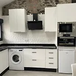 Casa Santi Y Laura