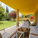 Casa Con Jardin Proxima A Barcelona