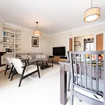 Perfect Location 3 Bedrooms 2 Bath, Parking, Pool