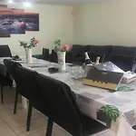 Fabuloso Alojamiento Compuesto Por 4 Chalets Adosados De Lujo En Panoramica Golf Para 28 Personas Piscina Con Circuito Spa
