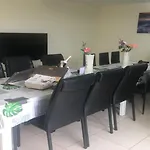 Fabuloso Alojamiento Compuesto Por 4 Chalets Adosados De Lujo En Panoramica Golf Para 28 Personas Piscina Con Circuito Spa