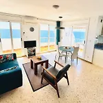Charming Sea Front 3 Bedroom Apartment - Incredible Views!