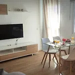 El Capricho De Benalbeach, Solo De Sabado A Sabado