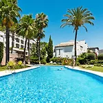 Beautiful Apartment With Amazing Sea And Mountain Views In La Quinta Marbella