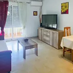 Cozy Apartment In Los Alcazares With Wifi