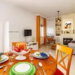 Lovely Home In Velez - Malaga With Kitchen