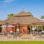 Nice Apartment In Estepona With Kitchen
