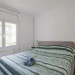 Beautiful Apartment In Pineda De Mar With Wifi