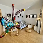 Imma Bright Apartment By Hlclub Agency