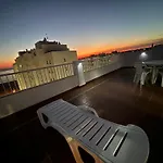 Atico Con Terraza En Primera Linea De Playa