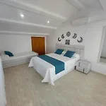 Lavish Holiday Home With Private Pool