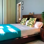 Gatu Premium Atico Caleta , Preferente Mayores De 25 Anos Y Familias