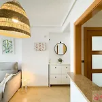 Comodo Y Centrico Magic World