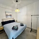 New & Luxurious Beach Apartment
