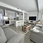 New & Luxurious Beach Apartment