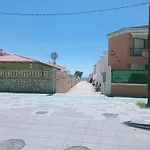At Casa De Vacaciones Las Pinas