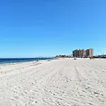 Puerto Y Playa Con Vista A Dos Mares