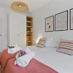 Picasso, Para 6 Personas, Espacioso Piso De Diseno
